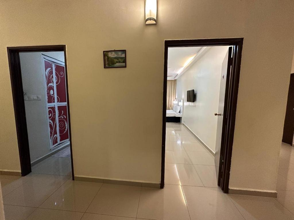 Sunsega Hotel Perai Bagian luar foto