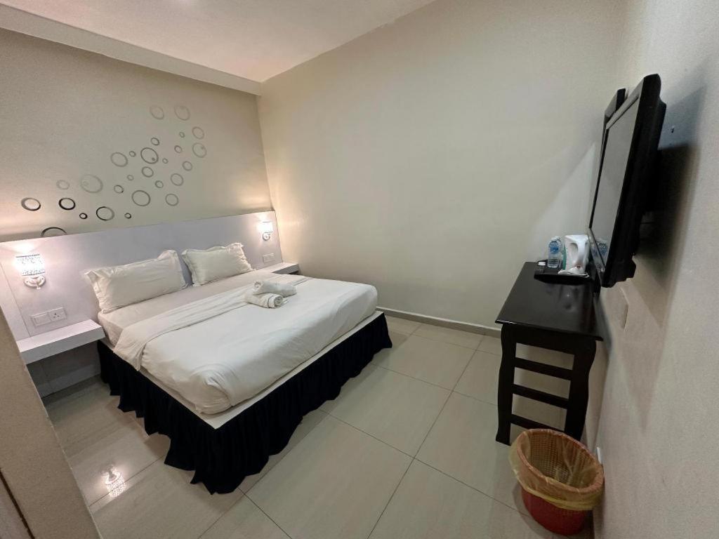 Sunsega Hotel Perai Bagian luar foto
