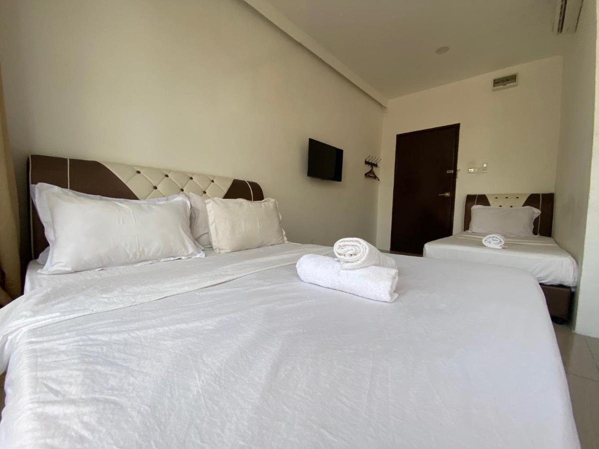 Sunsega Hotel Perai Bagian luar foto